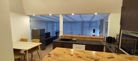 Family Apartment, 2 Bedrooms, Lanai | Dining room