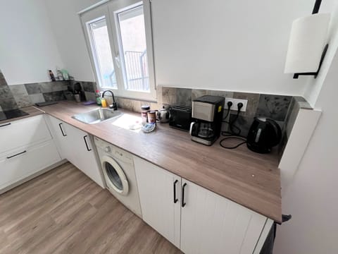 Apartment, 2 Bedrooms, Smoking, Balcony | Laundry