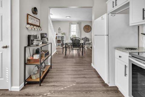 Indoors, Floor, Flooring, Hardwood, Appliance