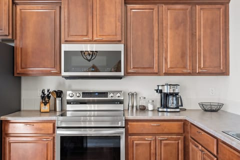 Prepare a quick breakfast or host a family dinner in our spacious kitchen!