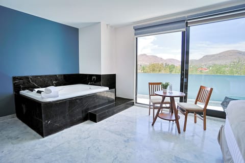 Suite, City View | In-room safe, blackout drapes, soundproofing, WiFi (free)