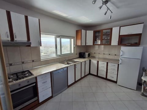 Apartment (Three Bedroom with Balcony Sweet Apar) | Private kitchen | Fridge