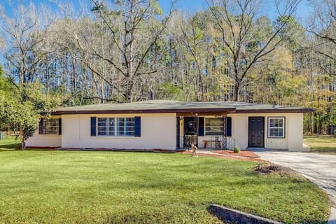 Retro Meets Modern - Two Houses - Sleeps 16+ House in Pooler