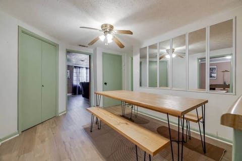 Retro Meets Modern - Two Houses - Sleeps 16+ House in Pooler