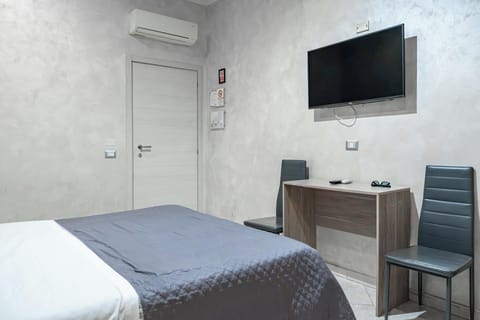 Basic Double Room | Down comforters, desk, blackout drapes, soundproofing