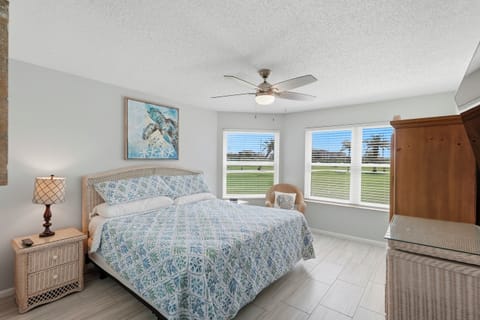Primary Bedroom - King Bed, Smart TV and En Suite Bathroom
