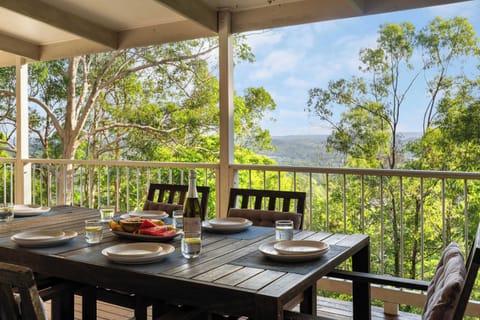 Large covered deck ideal for alfresco dining and sunsets