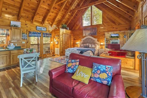 This open studio cabin is cheerful and bright with tons of natural light.