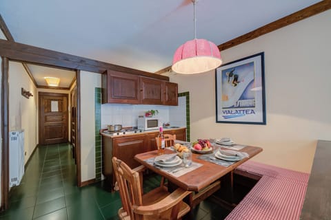 Kitchen and dining area