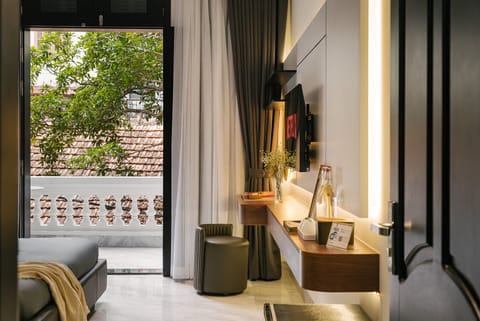 King Room with Balcony | Room amenity
