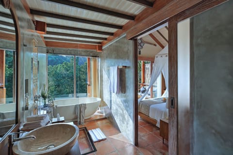 One-Bedroom Suite with Valley View | Bathroom | Separate tub and shower, bathrobes, slippers, bidet