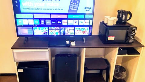 Desk, free WiFi