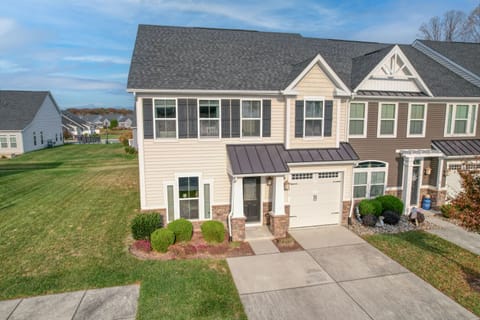 Coastal Club End Unit Vial w/ 3 Bedrooms and 2.5 Baths - Sleeps 8