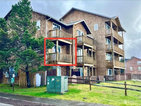 Enjoy the beach approach view from the second floor!