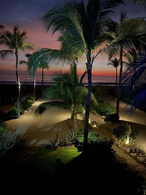 Desk, laptop workspace, free WiFi, bed sheets