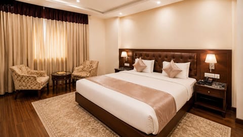 Premium Room | Desk, laptop workspace, soundproofing, WiFi (free)