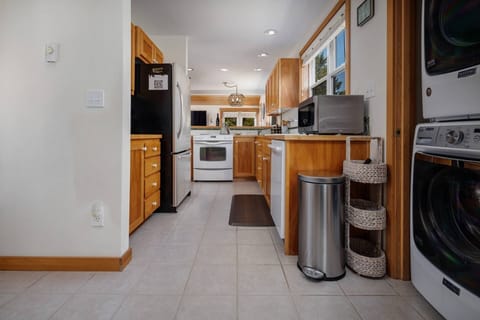 Cook delicious meals for breakfast, lunch, and dinner in this fully equipped kitchen. You can fish, crab, or clam to gather ingredients!