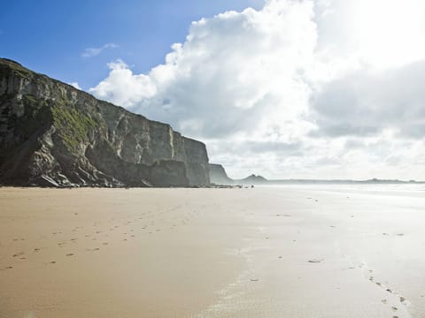 Watergate Bay | Tide & Treth, Newquay