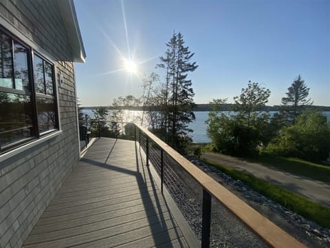 Side Deck to Water