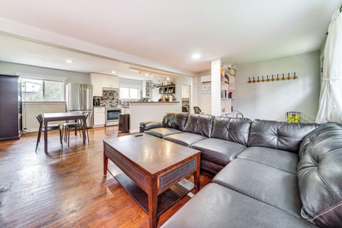 Renton Vacation Rental | 3BR | 1BA | 1 Step to Enter | 1,100 Sq Ft