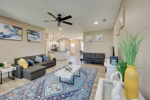 Lindale Vacation Rental | 3BR | 2BA | 2 Steps to Enter | 1,361 Sq Ft
