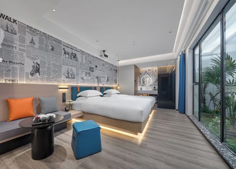 Standard Twin Room, Multiple Beds | Free minibar, blackout drapes, iron/ironing board, free WiFi