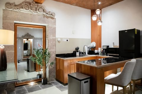 Deluxe Suite, 1 Bedroom, Non Smoking | Private kitchen | Fridge, microwave, oven, stovetop