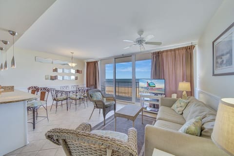 Welcome to Sea Gate 307!
