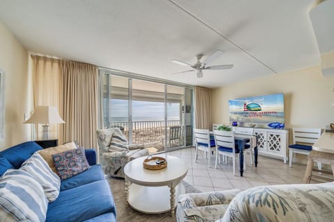 Welcome to Sea Gate 206!