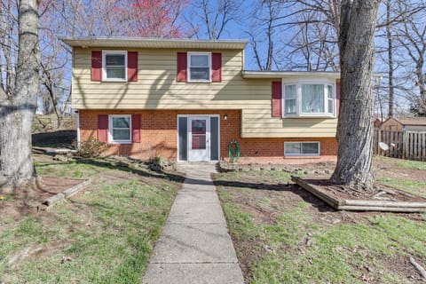 District Heights Vacation Rental | 5BR | 3.5BA | Stairs Required | 1,774 Sq Ft