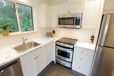 Kitchen with full sized appliances