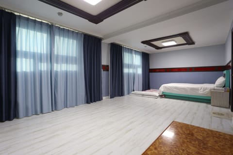 Family Room | Free WiFi, bed sheets