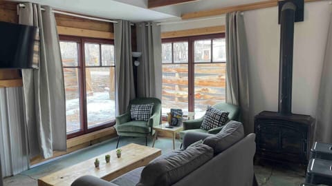 Spacious living room