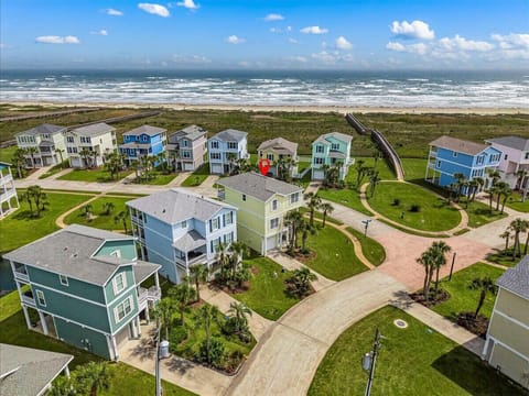 Sunshine & Shoreline - your home away from home!