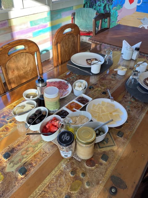Daily buffet breakfast for a fee