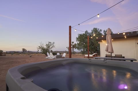 Hot Tub (1)