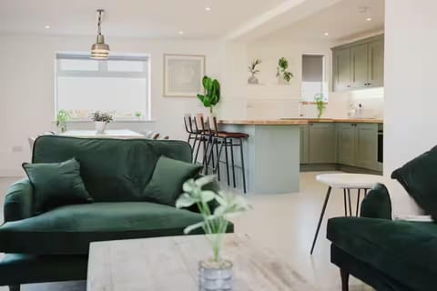 Cottage, Garden View | Living area