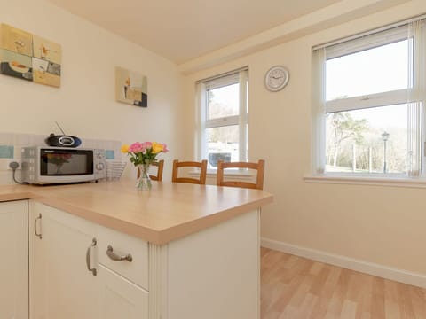 Sky, Blue, Daytime, Horizon, Coast, Tropics, Resort Town