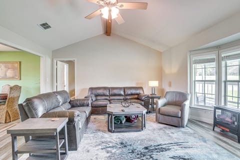 House (3 Bedrooms) | Interior