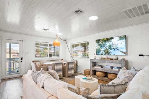 House, Multiple Beds, Pool Access, Pool View (Coasta Rita) | Living area | 55-inch flat-screen TV with digital channels