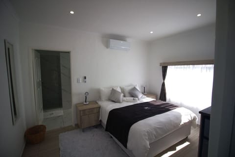 Classic Double Room | Living area