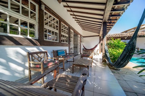 Seating area,Area and facilities