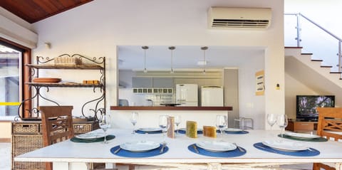 Lunch,Family,Dining area