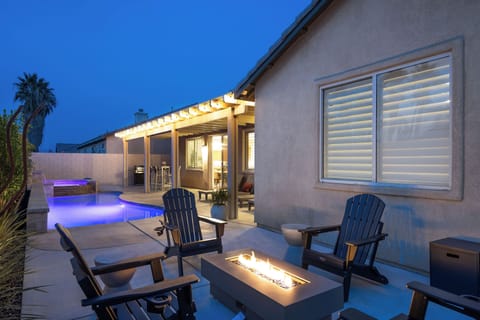 Enjoy the cozy firepit area on the cooler desert nights.