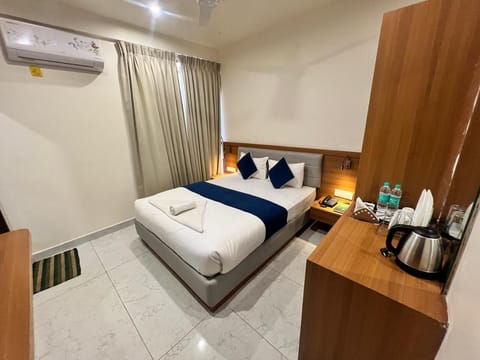 Deluxe Double Room, Patio, Garden View | Desk, free WiFi