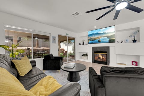 Discover the perfect blend of comfort, convenience, and charm at Heart of Henderson, a meticulously maintained 4-bedroom, 2.5-bathroom home nestled in one of Henderson's most sought-after communities.
