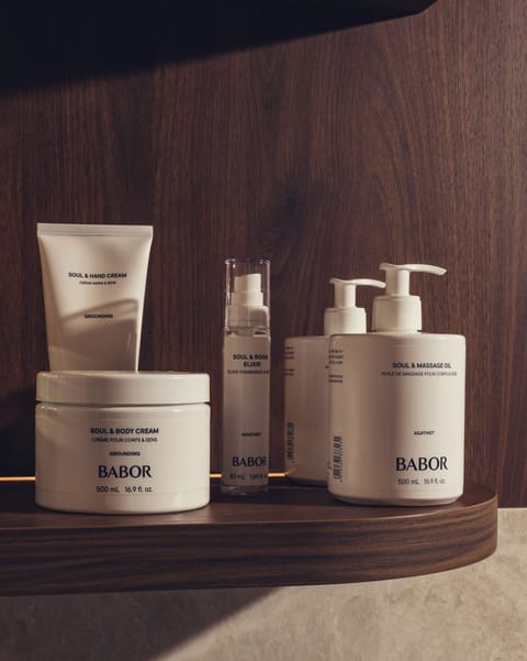 Couples treatment rooms, sauna, steam room, body treatments