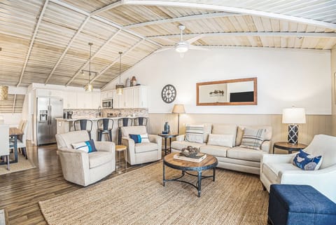 Spacious great room for gathering with your group