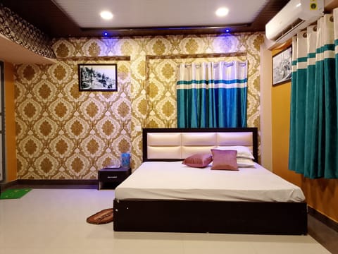 Deluxe Double Room | Desk, free WiFi