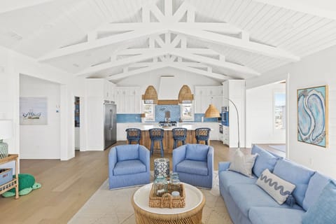 CLASSIC COASTAL CAROLINA DECOR